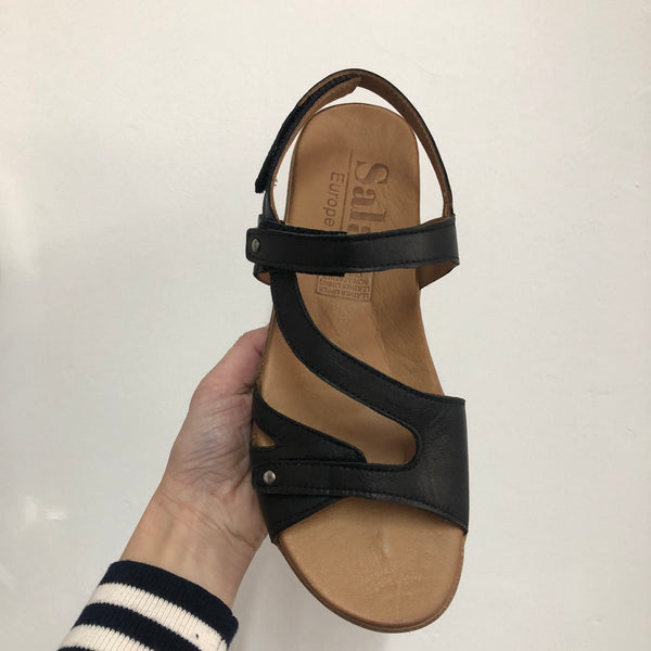 Sala ~ Avon 2 Colours ~ Black ~ Coconut ~ Leather