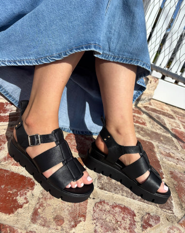 Django & Juliette Relie ~ Black ~ Leather