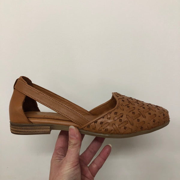 Sala ~ Cressa ~ 2 Colours ~ Black ~ Coconut