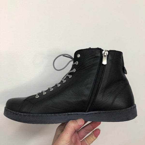 Rilassare Tempo 3 Colours ~ Cognac ~ Elwood ~ Black ~ Leather Boot