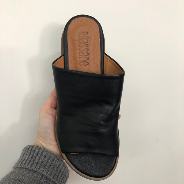 Rilassare ~ Faith ~ Black Leather