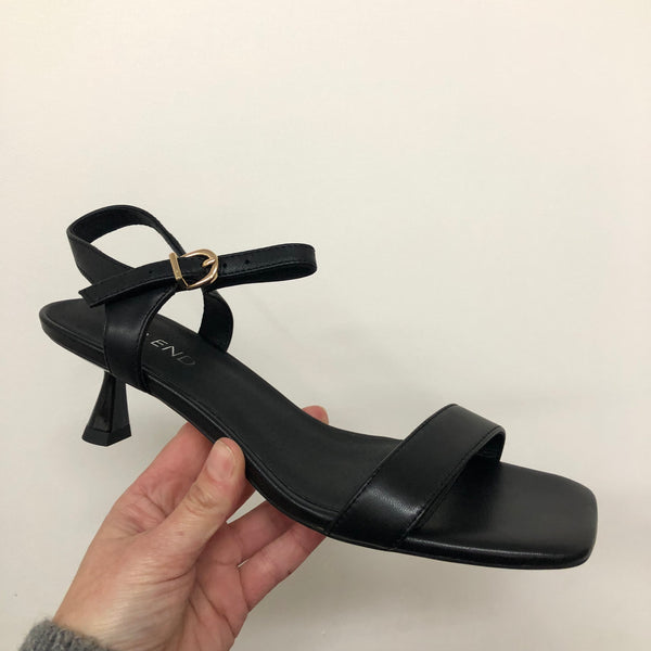 Django & Julliette Kolina 6 Colours ~ Black ~ Pale Gold ~ Nude ~ Navy Patent ~ Dk Tan ~ White ~