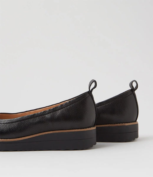 Top End Oxsson ~ Black ~ Navy ~ Leather Loafer