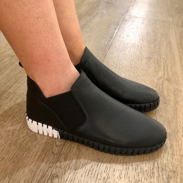 Django & Juliette Lucksa Boot 2 Colours ~ Black ~ White ~ Leather