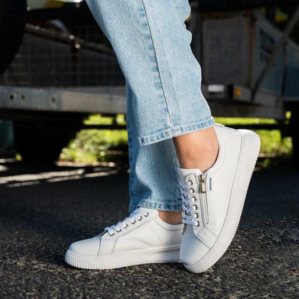 LeSansa Naked Arches Nelly Sneaker 3 Colours ~ Tan ~ White ~ Silver/Grey