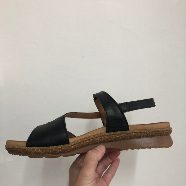 Sala ~ Avon 2 Colours ~ Black ~ Coconut ~ Leather