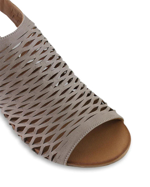 Bueno Ruby Leather Heel 5 Colours ~ White ~ Navy ~ Tan ~ Black ~ Cameo ~ Darkstone