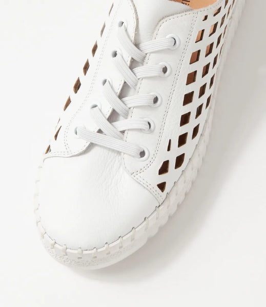 Django & Juliette Mandle ~ White ~ Black ~ Almond ~ Tan ~ Leather