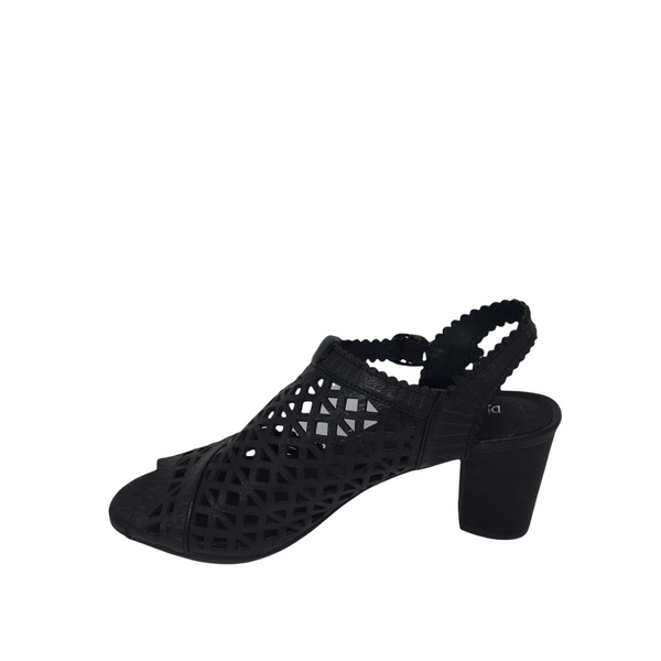 Django & Juliette Cairns ~ Black