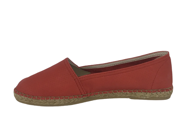 Macarena Dam ~ Black ~ Red ~ White ~ Leather