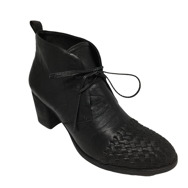 Silent D Waldo Black Shrunken Leather