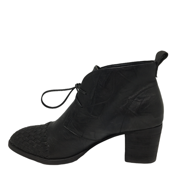 Silent D Waldo Black Shrunken Leather