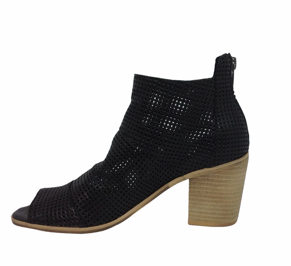 Top End Gulf ~ Black ~ Navy