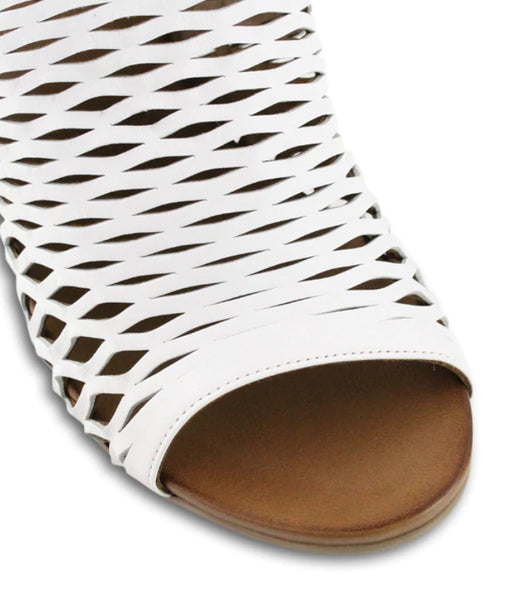 Bueno Ruby Leather Heel 5 Colours ~ White ~ Navy ~ Tan ~ Black ~ Cameo ~ Darkstone