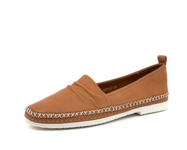 Django & Juliette Vaden Leather Slip On ~ Black ~ Tan