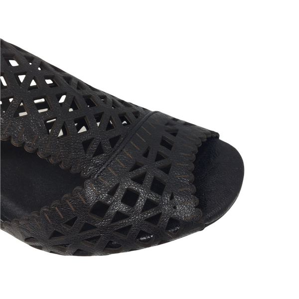 Django & Juliette Cairns ~ Black