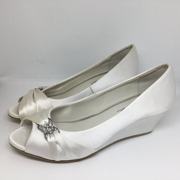 Lily Rose Kelly Vivid White Satin Wedge Heel Shop Soiled