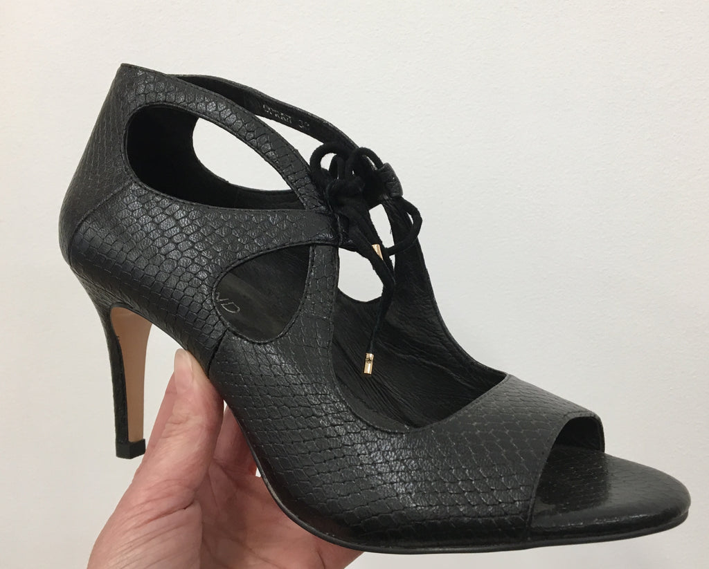 Top End Oprah Black Snake Leather Heel
