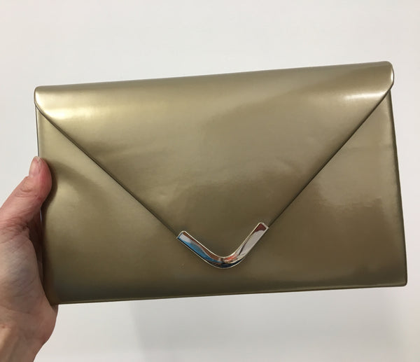 Gabee Gold patent clutch style EE59503